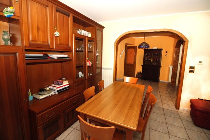 Image No.11-2 Bed Townhouse for sale