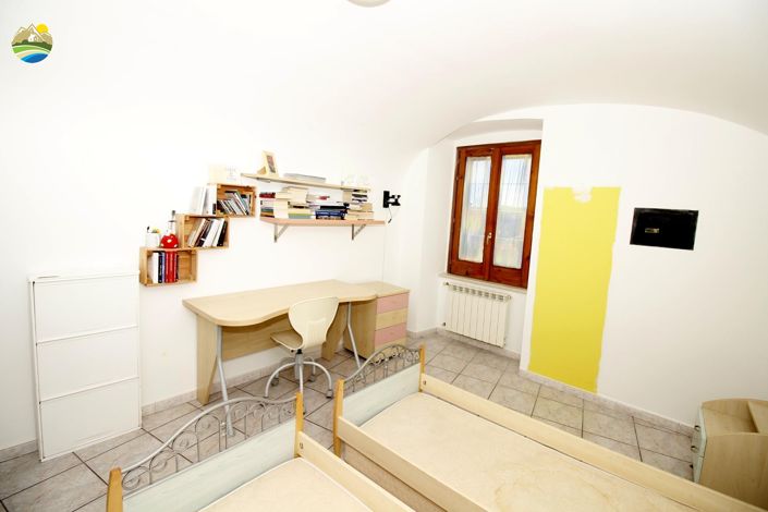 Image No.18-2 Bed Townhouse for sale