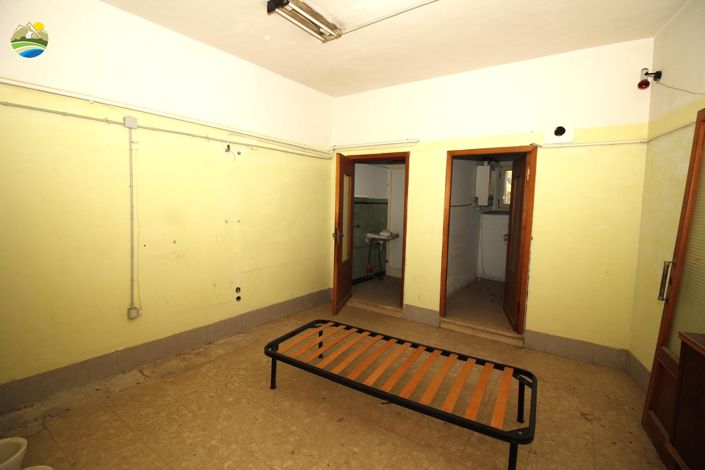 Image No.27-2 Bed Townhouse for sale