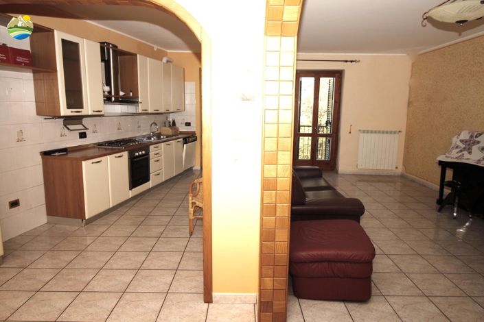 Image No.3-2 Bed Townhouse for sale