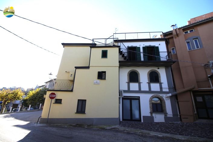 Image No.31-2 Bed Townhouse for sale