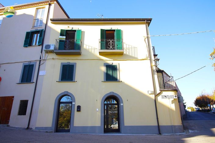 Image No.32-2 Bed Townhouse for sale