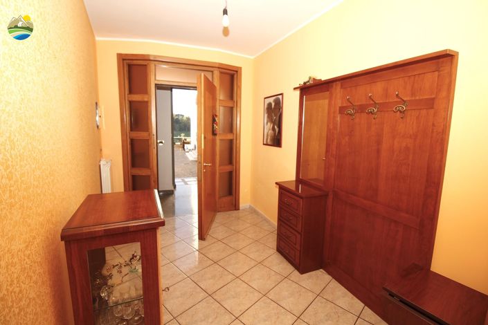 Image No.6-2 Bed Townhouse for sale