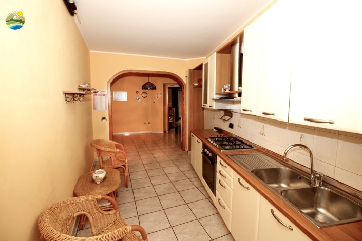 Image No.8-2 Bed Townhouse for sale