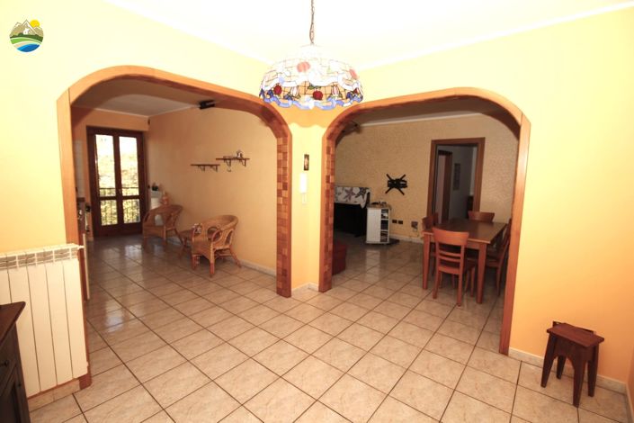 Image No.9-2 Bed Townhouse for sale