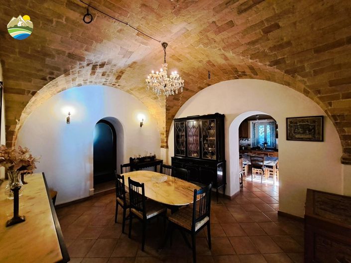 Image No.18-3 Bed Villa for sale