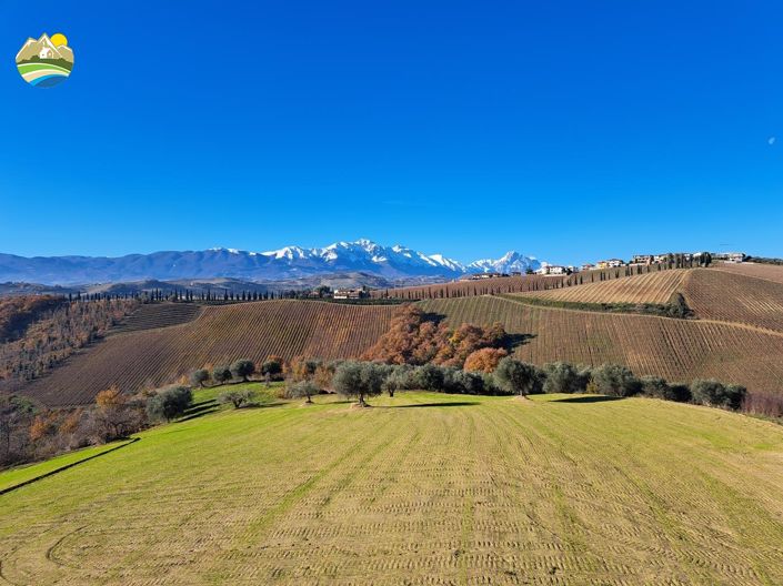 Image No.29-3 Bed Villa for sale