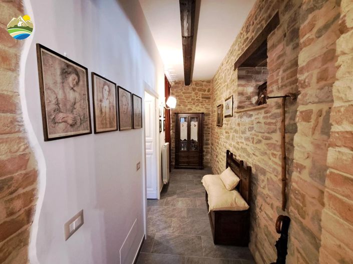 Image No.21-Maison de campagne de 3 chambres à vendre à Bisenti