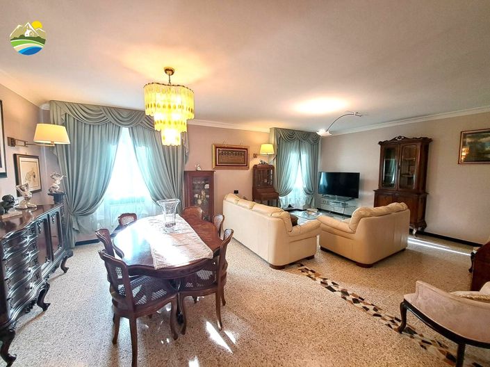 Image No.27-Maison de campagne de 3 chambres à vendre à Bisenti