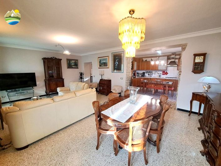 Image No.31-Maison de campagne de 3 chambres à vendre à Bisenti