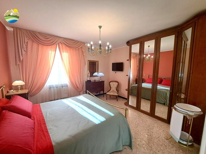 Image No.33-Maison de campagne de 3 chambres à vendre à Bisenti