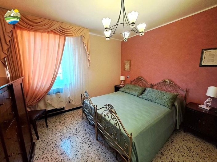 Image No.34-Maison de campagne de 3 chambres à vendre à Bisenti