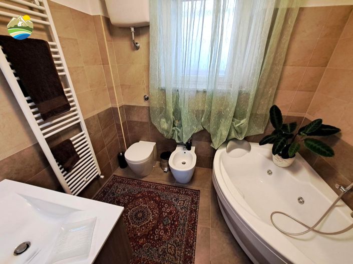 Image No.35-Maison de campagne de 3 chambres à vendre à Bisenti