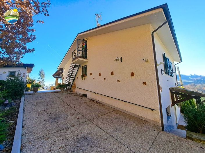 Image No.36-Maison de campagne de 3 chambres à vendre à Bisenti