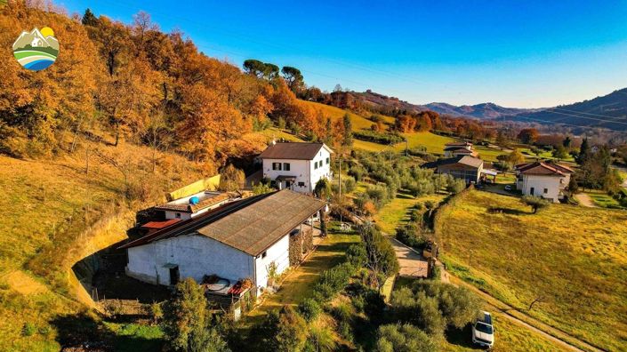 Image No.37-Maison de campagne de 3 chambres à vendre à Bisenti