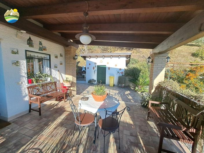 Image No.38-Maison de campagne de 3 chambres à vendre à Bisenti