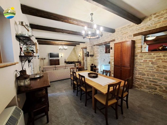 Image No.10-Maison de campagne de 3 chambres à vendre à Bisenti