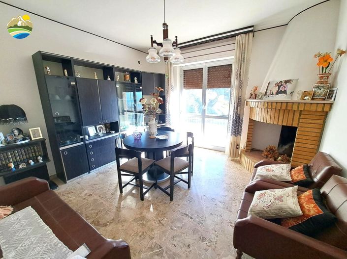 Image No.12-3 Bed Country House for sale