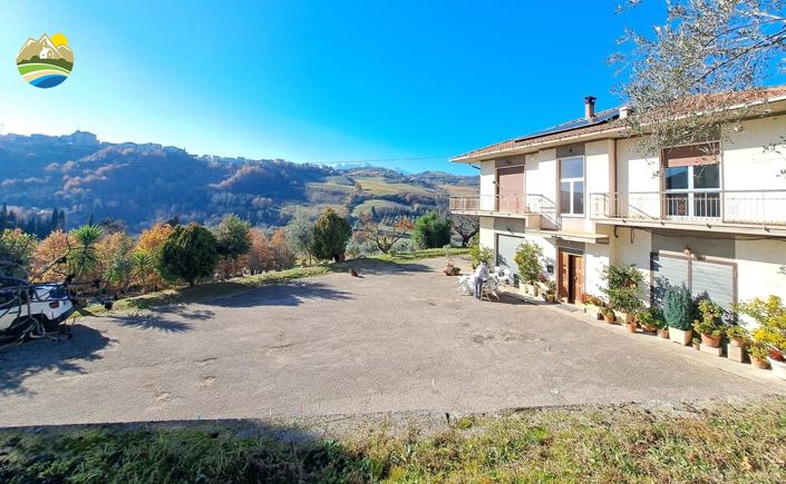 Image No.17-3 Bed Country House for sale