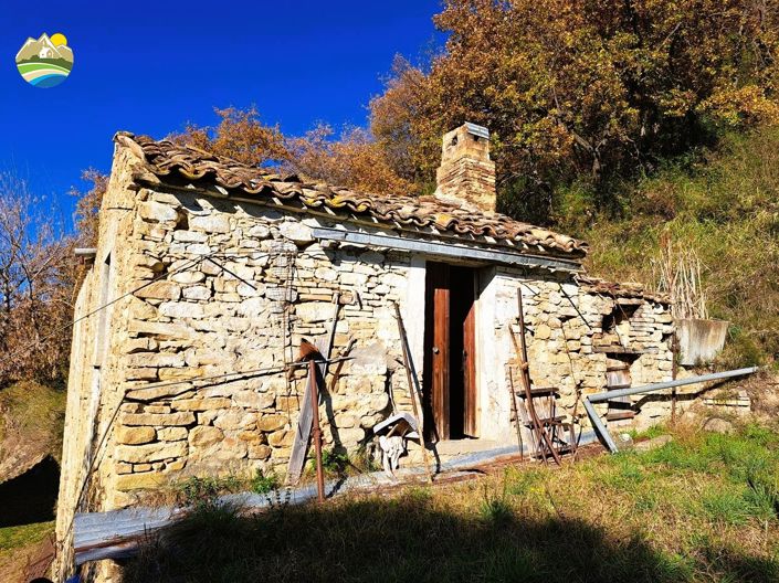 Image No.22-3 Bed Country House for sale