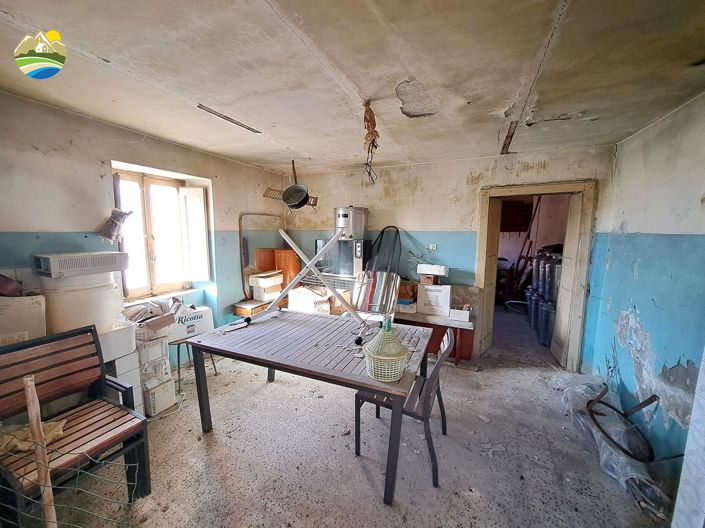 Image No.24-3 Bed Country House for sale