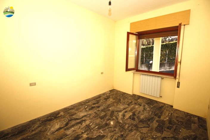 Image No.13-3 Bed Property for sale