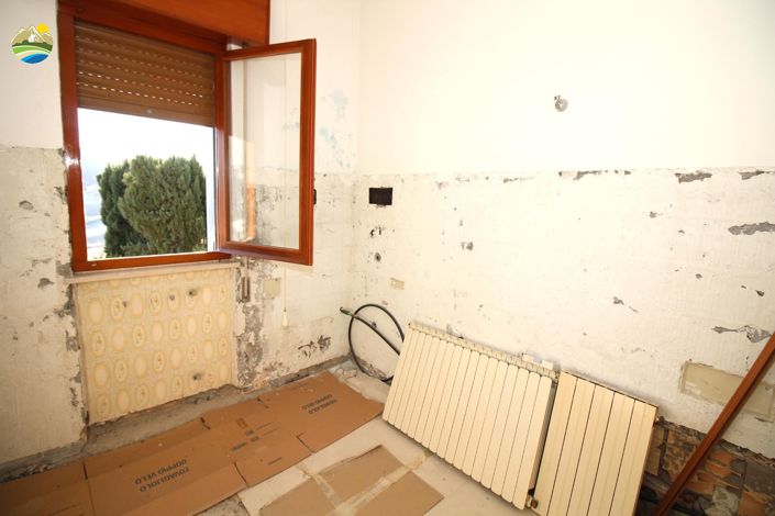 Image No.24-3 Bed Property for sale