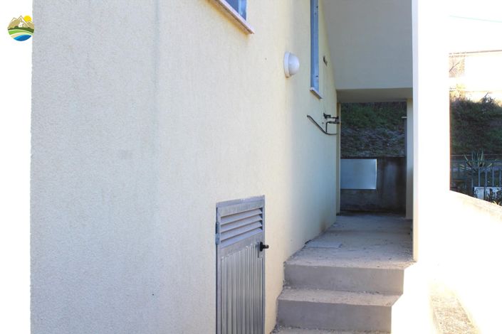 Image No.30-3 Bed Property for sale