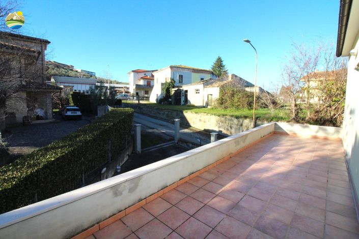 Image No.4-3 Bed Property for sale