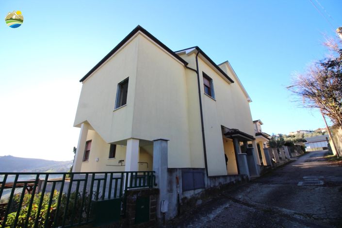 Image No.33-3 Bed Property for sale