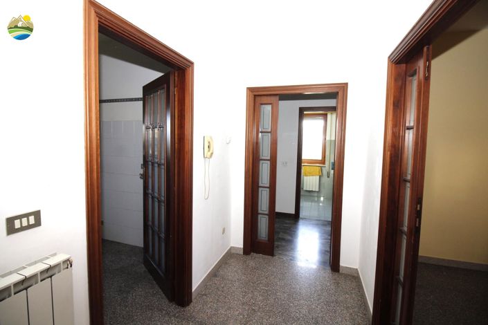 Image No.9-3 Bed Property for sale