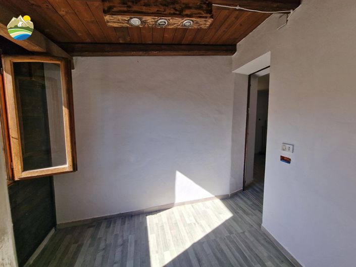 Image No.12-2 Bed Townhouse for sale