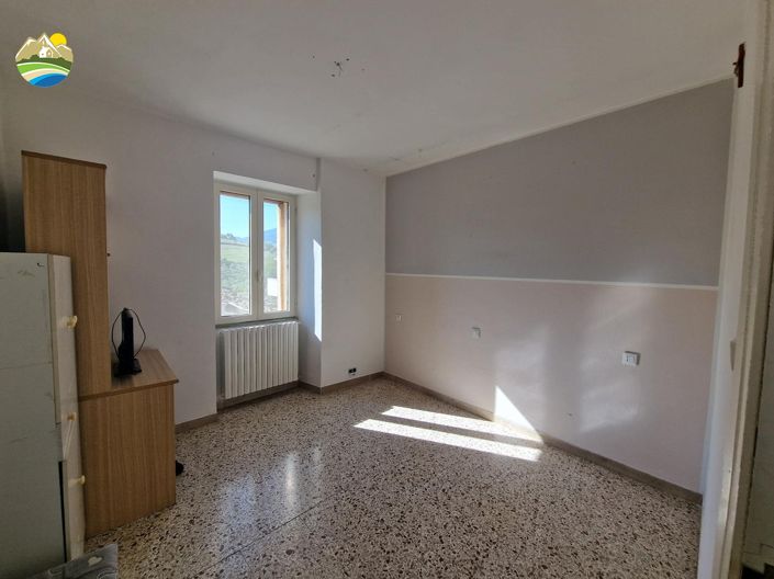 Image No.15-2 Bed Townhouse for sale