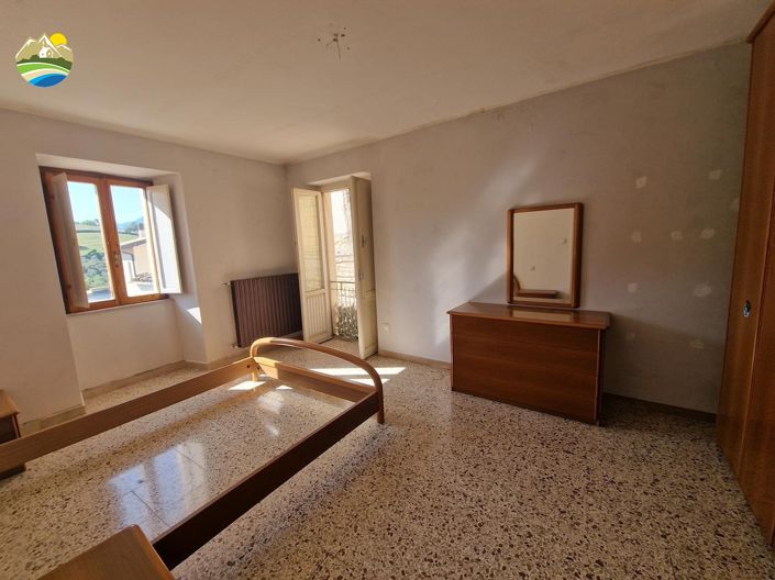 Image No.16-2 Bed Townhouse for sale