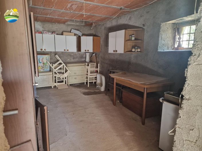 Image No.20-2 Bed Townhouse for sale