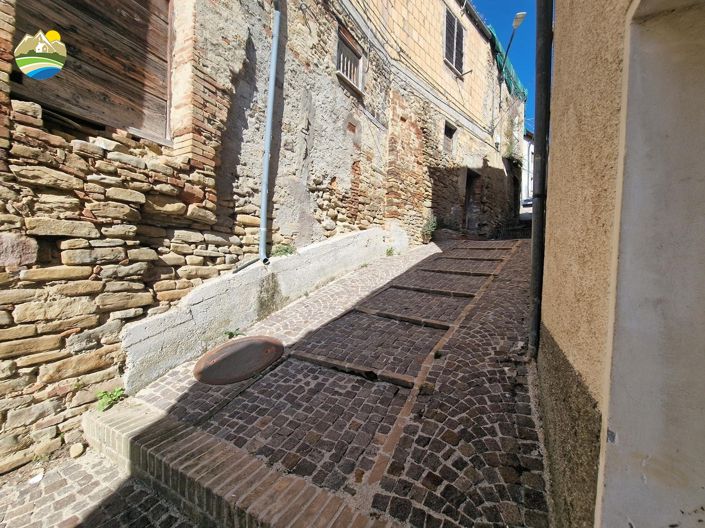 Image No.22-2 Bed Townhouse for sale