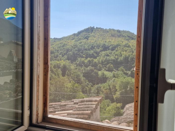 Image No.23-2 Bed Townhouse for sale