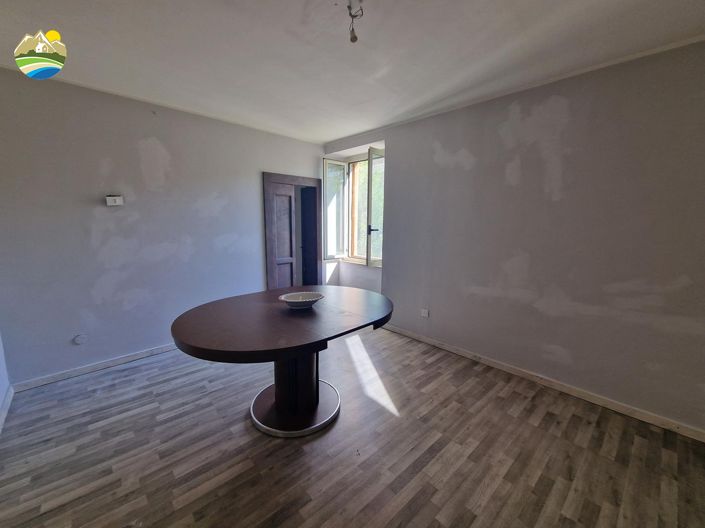 Image No.9-2 Bed Townhouse for sale