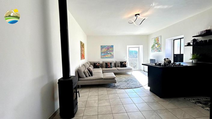 Image No.8-2 Bed Country House for sale