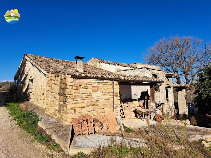Image No.12-Maison de campagne de 7 chambres à vendre à Castiglione Messer Raimondo