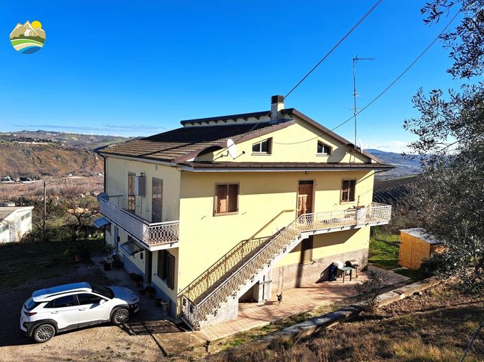 Image No.4-Maison de campagne de 7 chambres à vendre à Castiglione Messer Raimondo