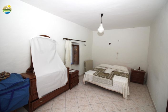 Image No.12-2 Bed Country House for sale