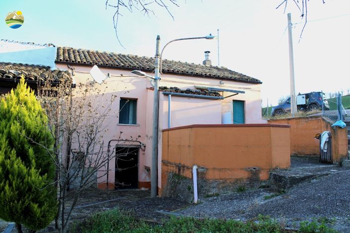 Image No.27-2 Bed Country House for sale