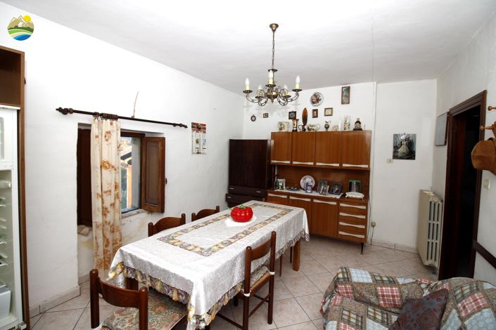 Image No.3-2 Bed Country House for sale