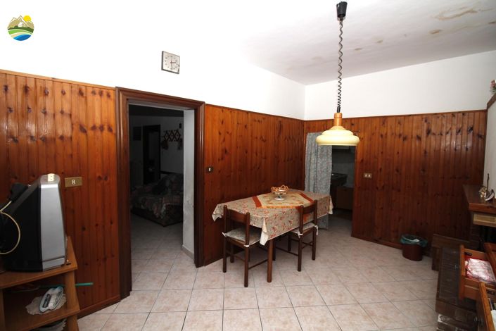 Image No.7-2 Bed Country House for sale