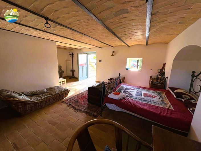 Image No.44-4 Bed Country House for sale