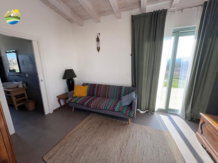 Image No.48-4 Bed Country House for sale