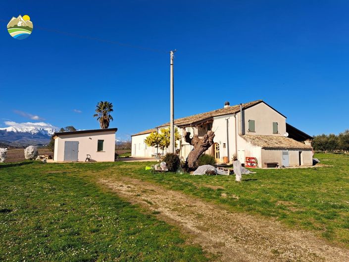 Image No.7-4 Bed Country House for sale