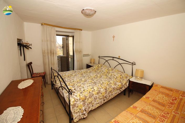 Image No.13-3 Bed Property for sale