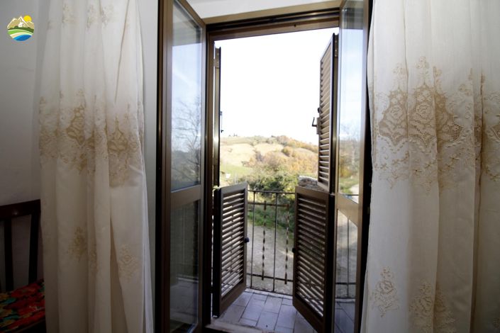 Image No.15-3 Bed Property for sale